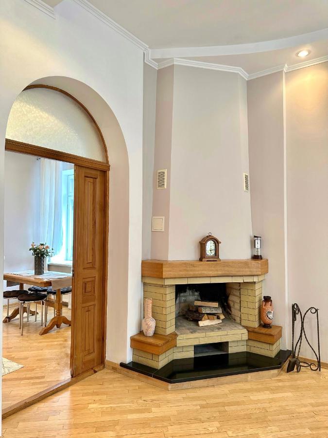 Apartments In The City Center, Near A Theatre, Zlata Plaza Rivne Exterior foto