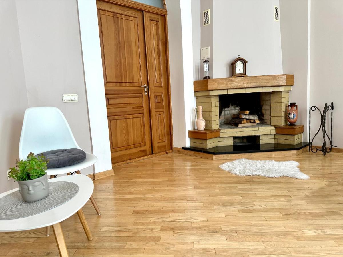 Apartments In The City Center, Near A Theatre, Zlata Plaza Rivne Exterior foto
